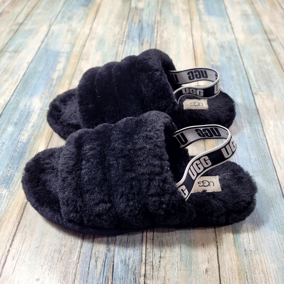 UGG Women's Black Fuzzy Slippers - Picture 4 of 10